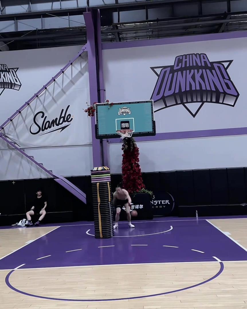 兄弟，這個摸高如何？