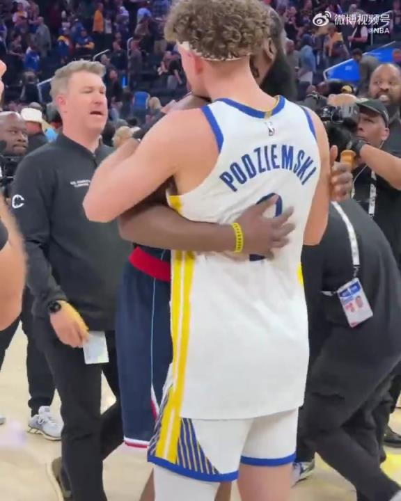 能打破附加賽不勝魔咒嗎？庫(kù)里賽后和哈登&小卡紛紛擁抱
