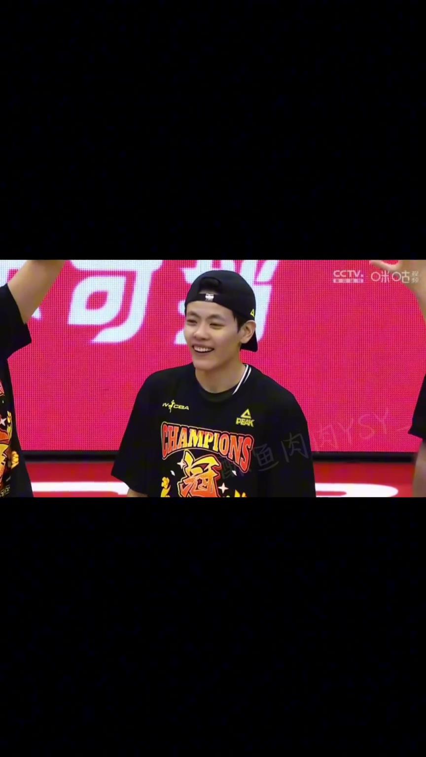 以小搏大以弱勝強 ；從不被看好，到站到最高的領(lǐng)獎臺...