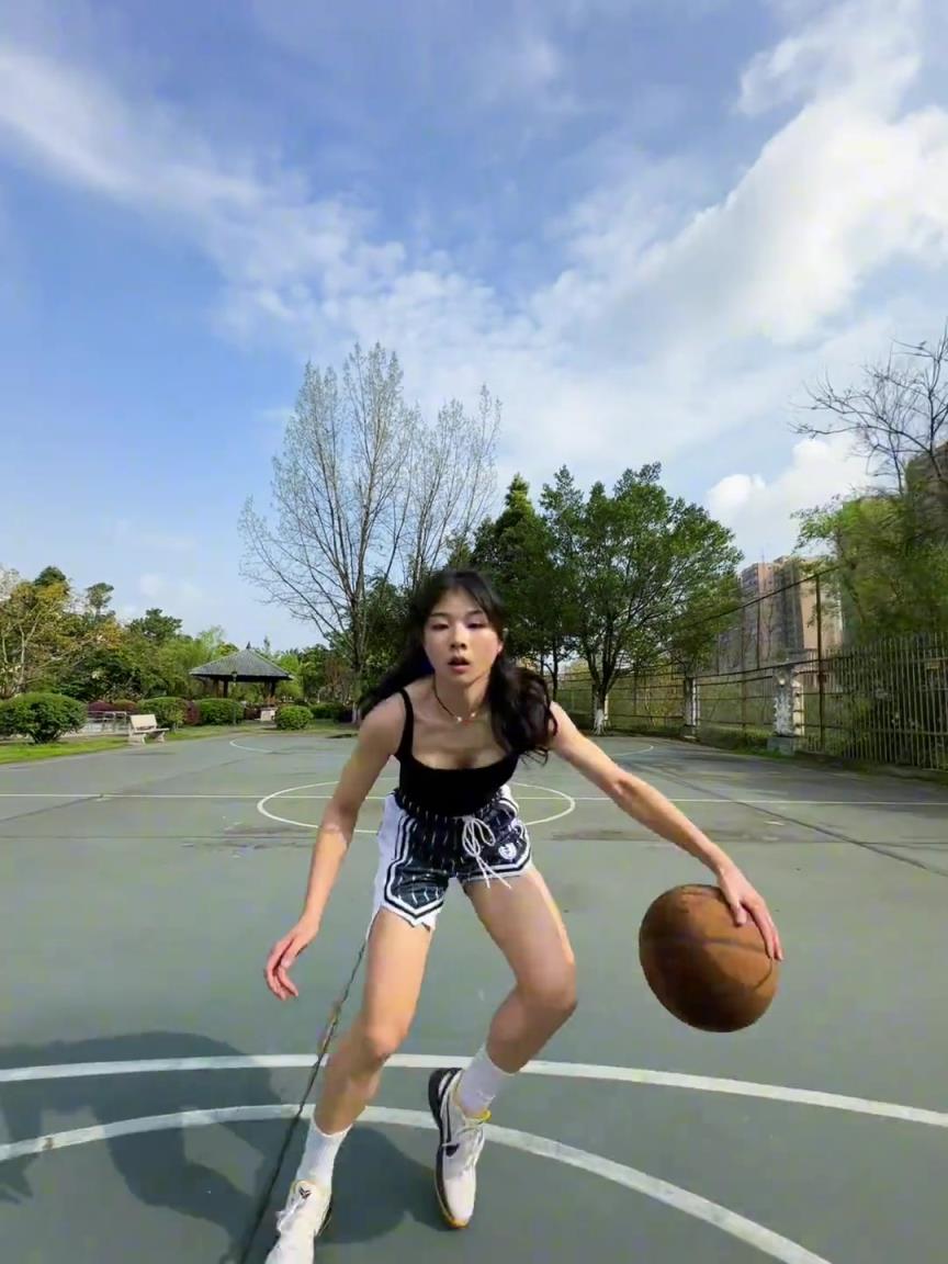 看著有點(diǎn)實(shí)力，敢背打我不？